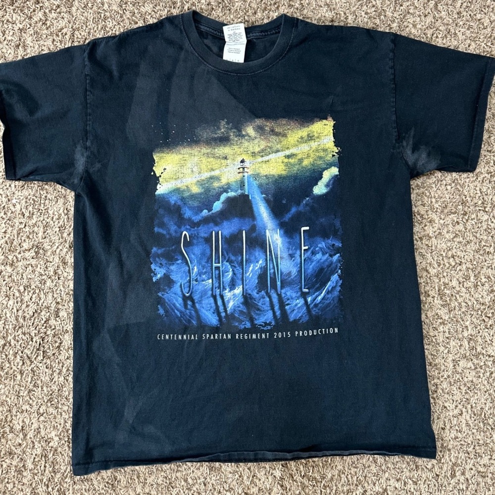 Gildan Mens T-Shirt Large Black 2015 Centennial Spartan Regiment Shine Band